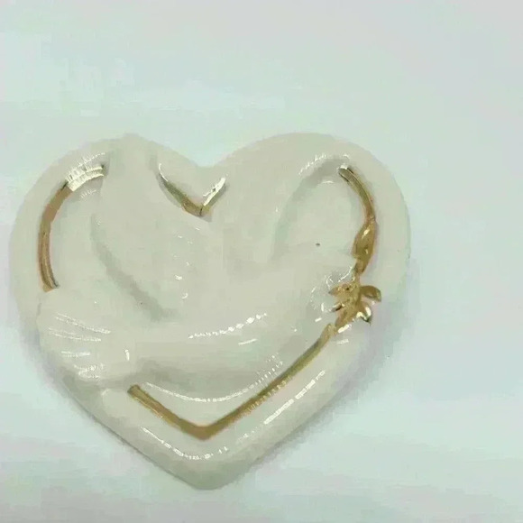 2 LENOX Signed Angel Vintage Brooch Pins Porcelain Gold Trim + Dove Broo… - Picture 4 of 4